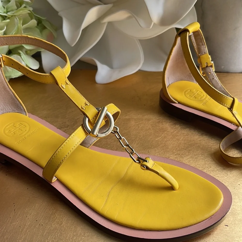 Tory Burch Toggle Flat Sandal in Gold Leather